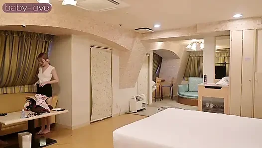 Sansürsüz kız Esthetician: kirli servis her damlayı boşaltıyor ve sonra dölleniyor