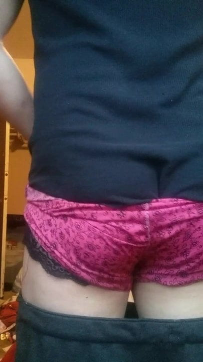 Wearing a buttplug