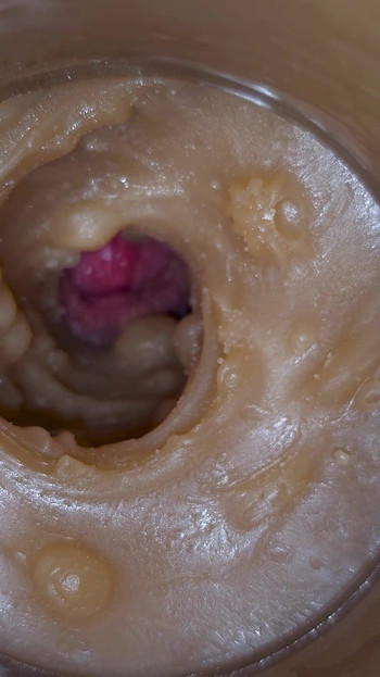 Precum 在我的阴户玩具相机中喷出阴道 4K. 极端特写!