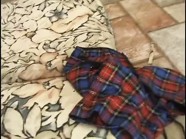 Blonde gets all holes filled on her kitchen floor