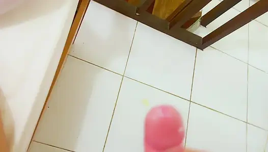 Perfect bitch fucks in the splits