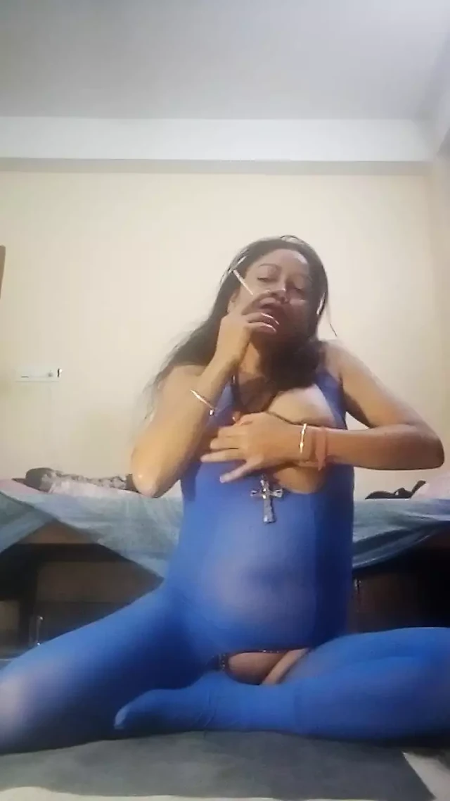 Indian desi hot bhabhi drink alcohol and smoke cigarette,hot pussy,boobs,nippal