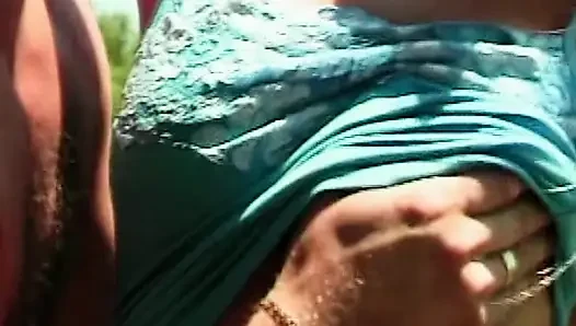 Heißer Pool-Sex mit blonder Studentin