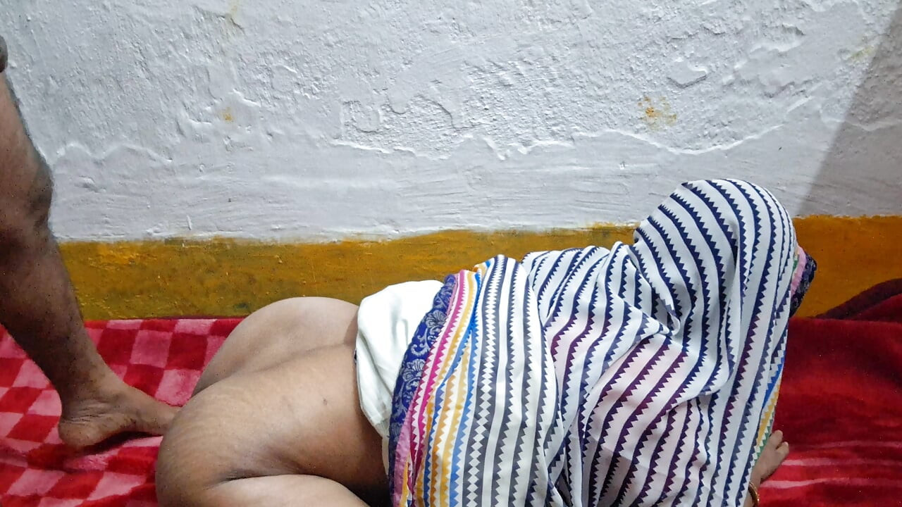 A szobalányt rajtakapták, hogy szexelt a férjével