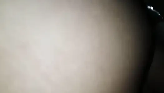 Auf vier gefickt, kam ich in ihren arsch