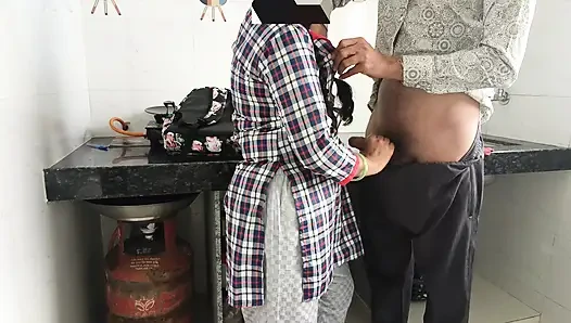 Hintli liseli kız ilk kez seks videosu