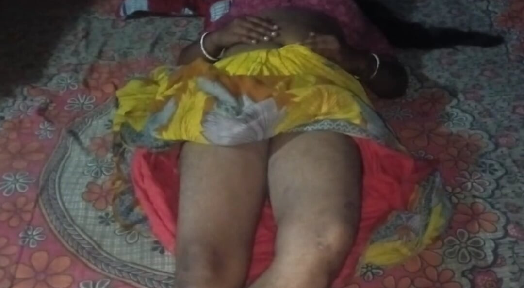 Apne bhabhi ko patakar kiya chudai - desi Bengali bhabhi fucking