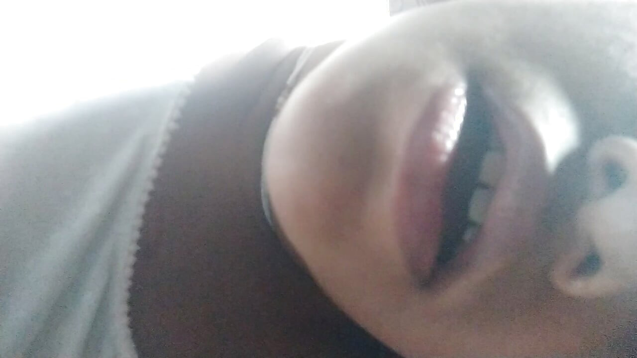 Desi sister-in-law's pussy itched and then went viral
