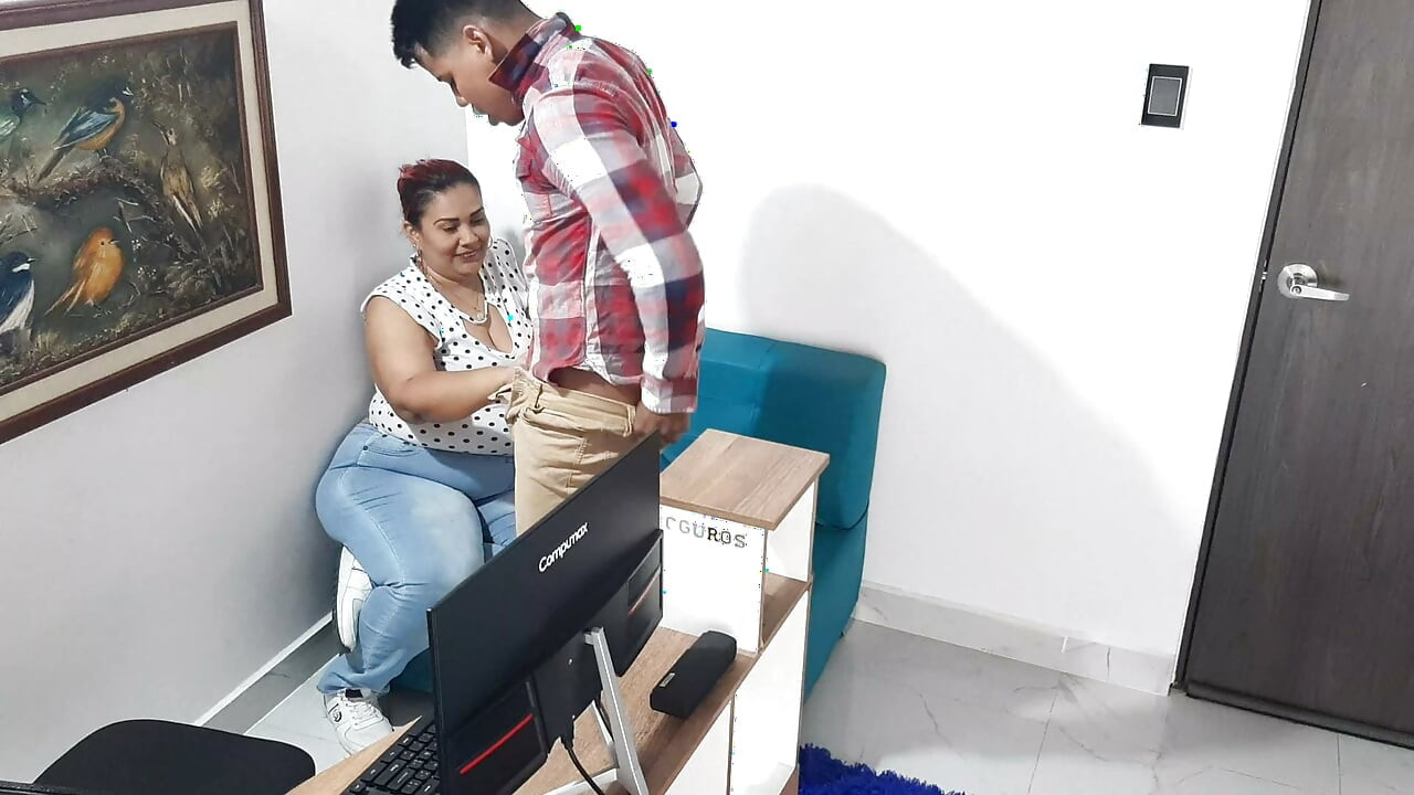 Milf bbw gives the fuck gets very horny with her stepson