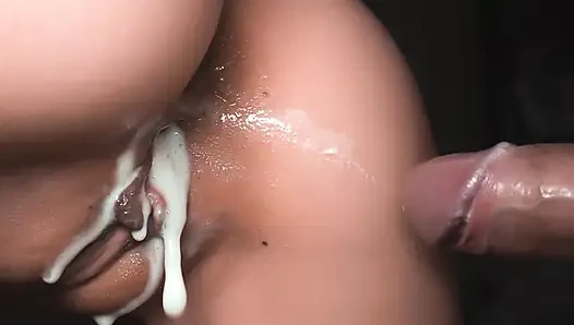 Er kam 3 mal in 6 minuten in mich!! Denken Sie daran: Sperma ist das beste Gleitmittel für eine muschi