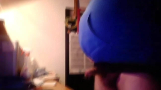 italian chubby cums on cam