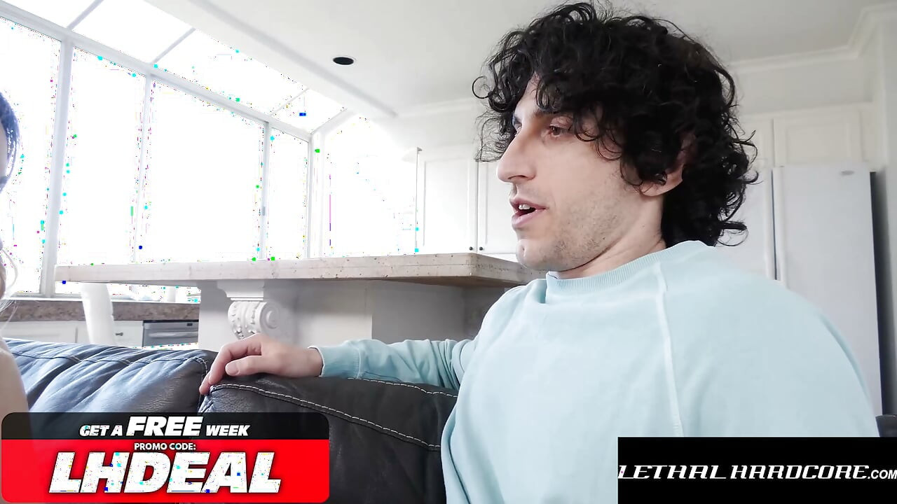 LETHAL HARDCORE - 長雀斑可愛保姆 DEMI HAWKS 為了老闆的車跟老闆幹