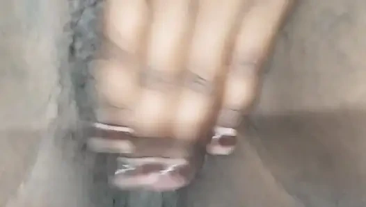 Kakak ipar india yang baru nikah lagi asik fingering memek bebasknya sampai orgasme