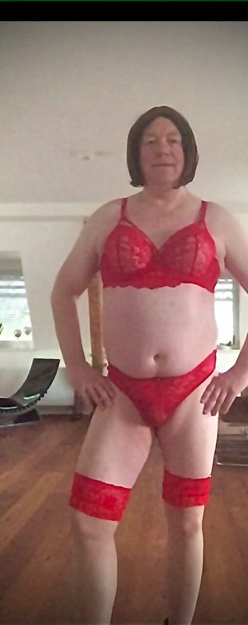 Nicki-Crossdress sexy red.Stockings and Lingerie