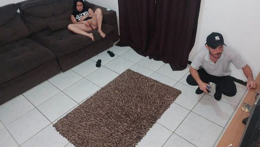 Dona de casa recebe o técnico para seu show na TV