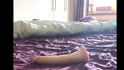 Orgasme basah tiga kali lipat masturbasi basah kuyam dan telanjang di tempat tidur