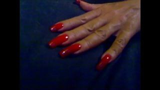 Sexy elegante handen met super sexy lange rode nagels