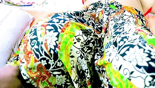 Güzel Hintli üvey erkek kardeş ve aldatan üvey kız kardeş seks, gerçek 18+ desi romantizmi, bangla edepsiz konuşma xxx video