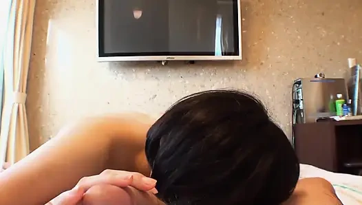 Ich komme in den mund einer asiatischen MILF