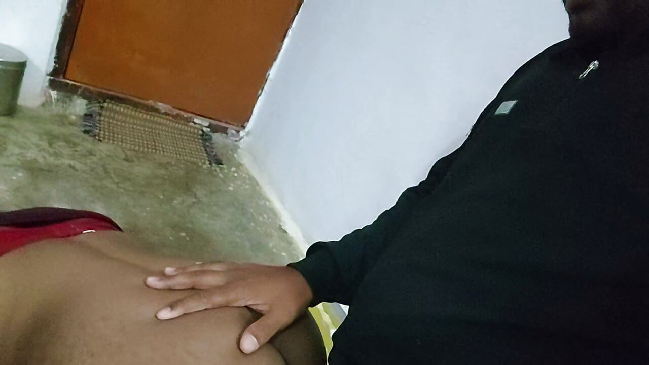 Follada estilo desi en perrito, coño apretado de bhabhi y polla grande.