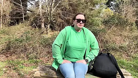 Verzweifelte Nasse Jeans Im Freien Auf Dem Öffentlichen Weg