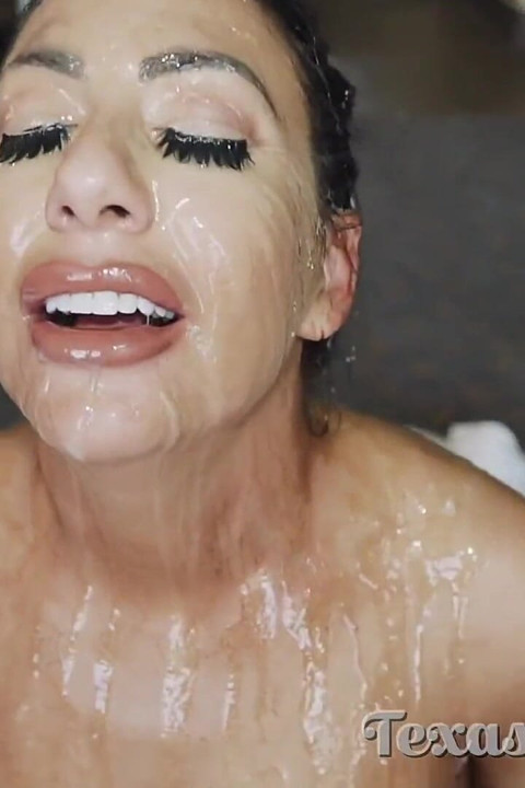 Tiffany Brookes - Gangbang & bukkake