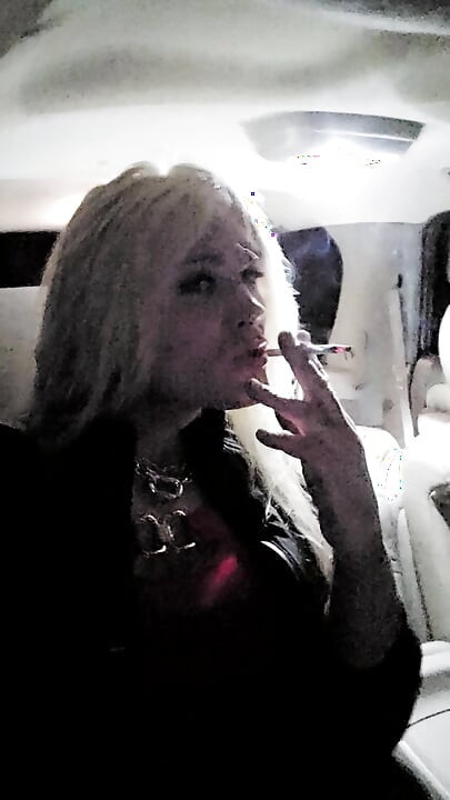 Carplay hút thuốc những năm 120