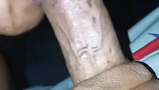 Ağzıyla yarağa masaj yapıyor!!