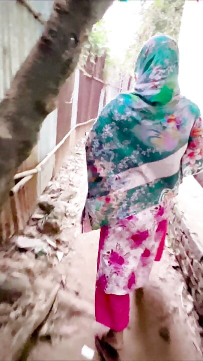 Bhabhi indiana fodendo berinjela e pegando o devar no ato com banana