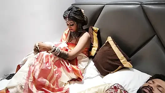 Akele me dekh kar Bhabhi ji jabbar ko dasti room me pel diya