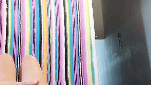 Lässiges blowjob-mädchen lutscht meinen schwanz den ganzen tag
