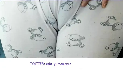 CAMELTOE - GESCHWOLLENE MUSCHI - REIBEN DER MUSCHI MIT SCHLAFANZUG