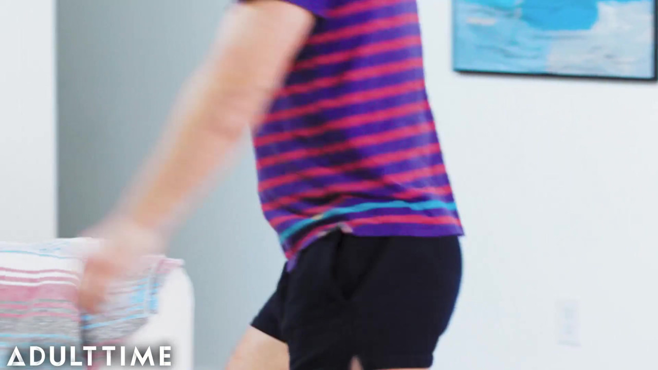 アダルトタイム-リーガン・フォックスが欲求不満の継息子と卑劣に