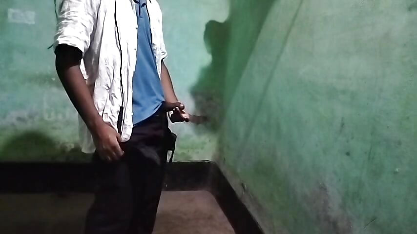 Dktar jaldi se maastarbeting lokar room (samlaingik vartamaan ke baad dekh raha hai)
