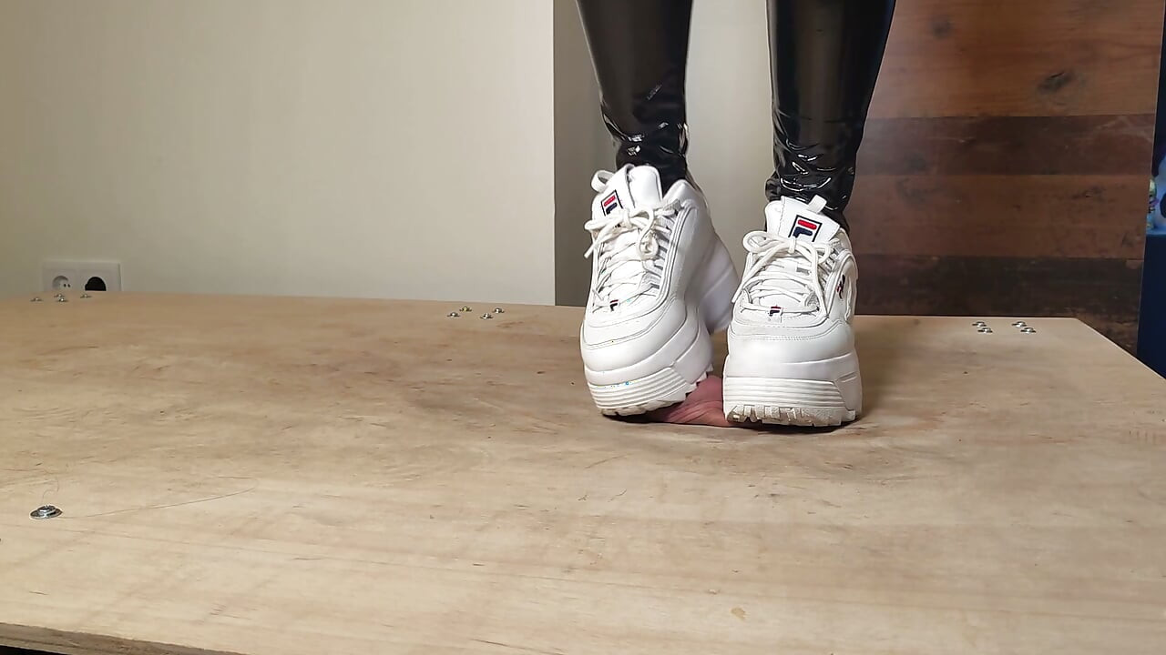 Fila Disruptor Plateau Cock Crush Full Clip - Lady Thaya