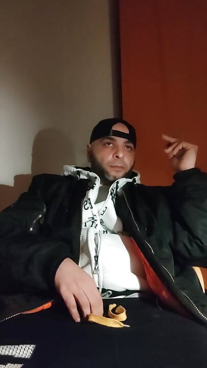 Dirtyjunkbro Is Bored He's Looking for Buddies