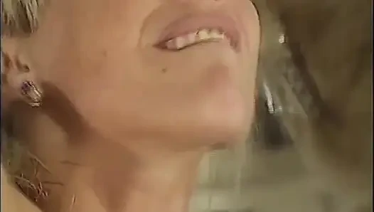 Yeni uyandığında seks yapmak çok güzel.