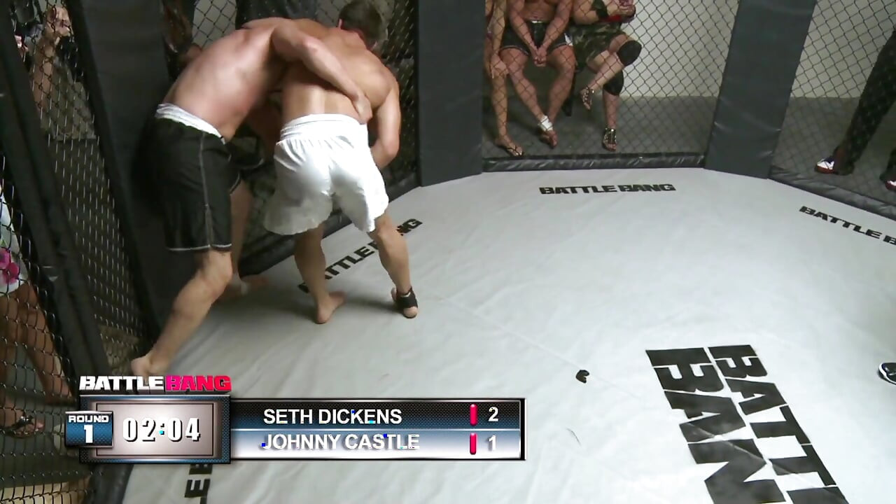 Memek cewek aduhai ini nggak sabar dientot sama kontol raksasa