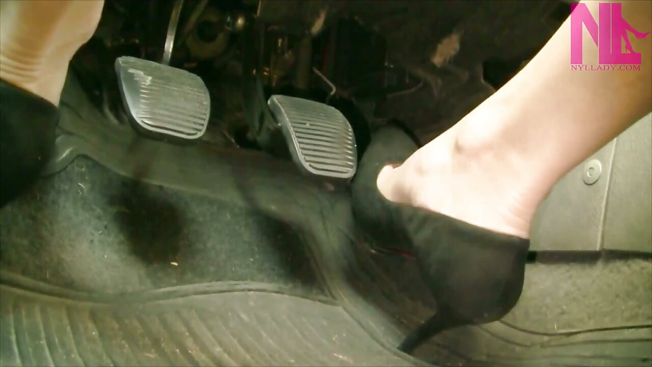 Soft Driving in Suede Black Classic Louboutins
