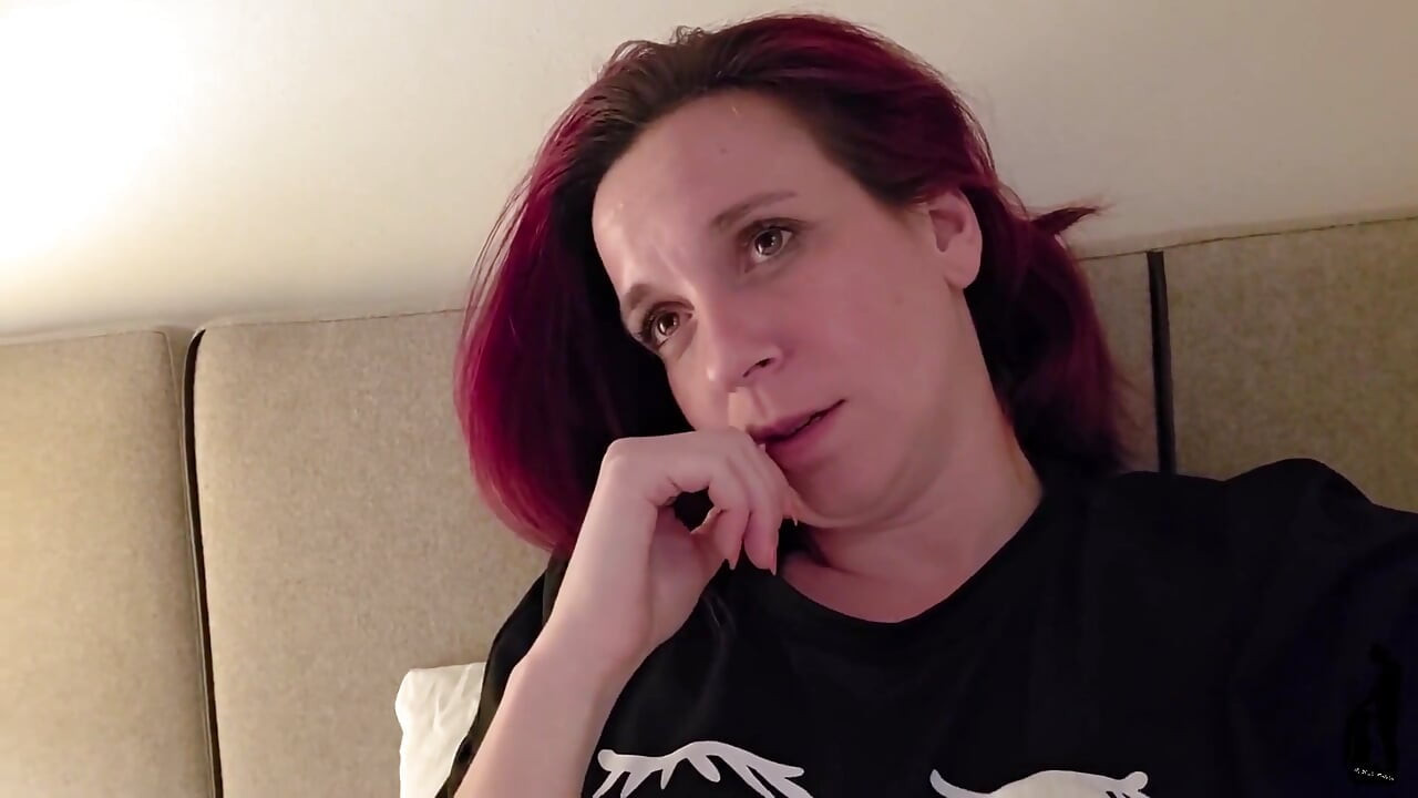 He Wanted to Throw Me Out of the Hotel Room, but After the Second Glass I Was Suddenly in Bed with Him