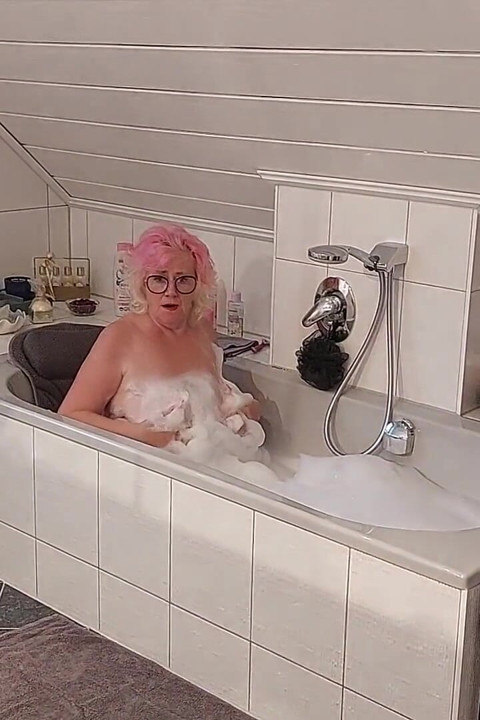 Mature Tgirl Stroking Throbbing Cock in Bubbly Tub Climax