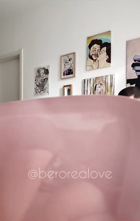 Ro benaderde zeer aanhankelijk