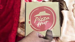 Büyük siyah eşcinsel horoz mastürbasyon üzerinde pizza