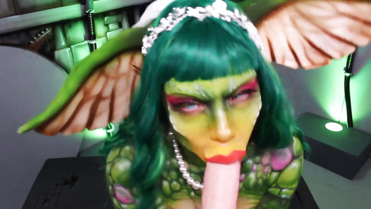 Gremlins | Monster Stepmommy Loves U!! Greta Cosplay
