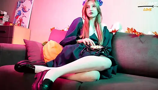 Apa Yang Harus Dilakukan Di Halloween? Undang Orang Asing Untuk Seks!