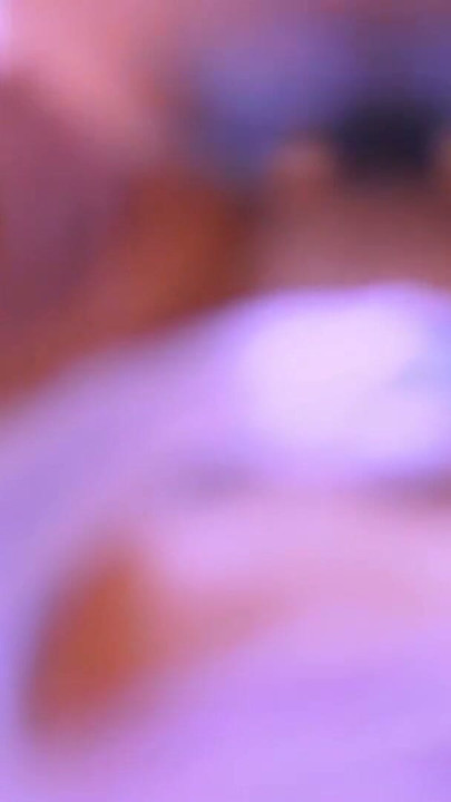 Gelinin en iyi arkadaşı ve damadın arkadaşı çift fotoğraf çekimindeyken odasında seks yapıyor | Klip 1