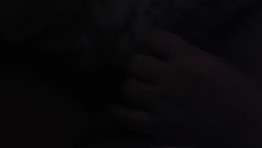 Stiefmutter hatte nicht erwartet, dass der penis des stiefsohns von einem handjob aufwachen konnte