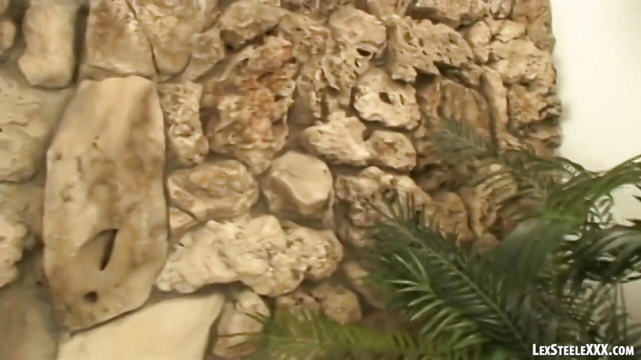 Barbie Cummings Test Drives 1 ίντσα του Lex