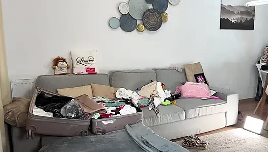 İnanılmaz derecede güzel ateşli sarışın üniversiteli kız moda çekimi için geliyor ve iç çamaşırlı erotik sekse dönüşüyor