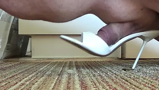 Seksi beyaz patentli mules